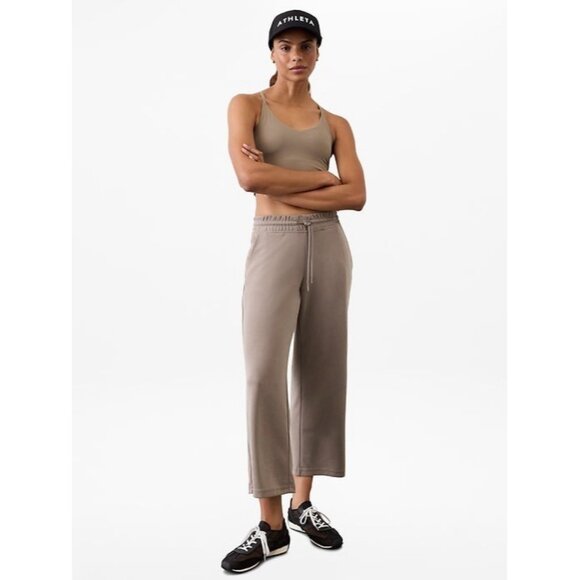 Athleta Seasoft Mid Rise Straight Crop Pants Womens Gray Outdoor Runnning - Picture 2 of 9